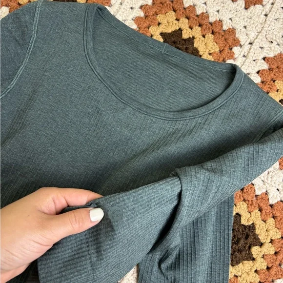 Lululemon Ebb To Street Ribbed Longsleeve Shit in Smoked Spruce Green Size 10 - Picture 5 of 7